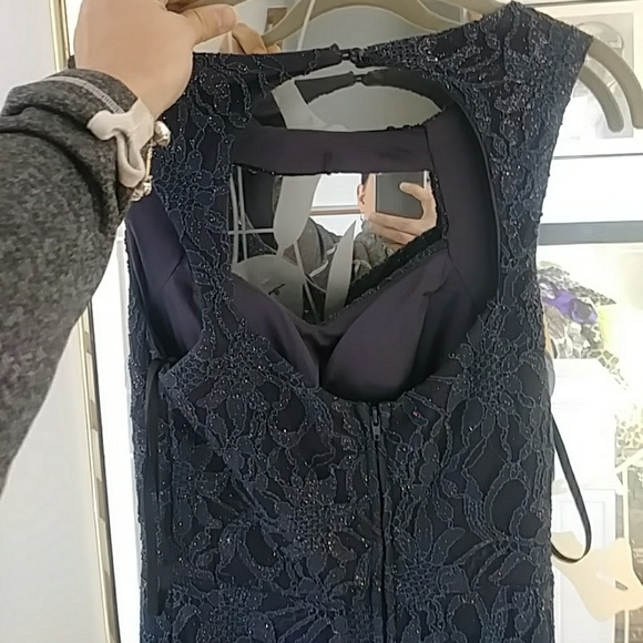 Gown - Picture 3 of 6